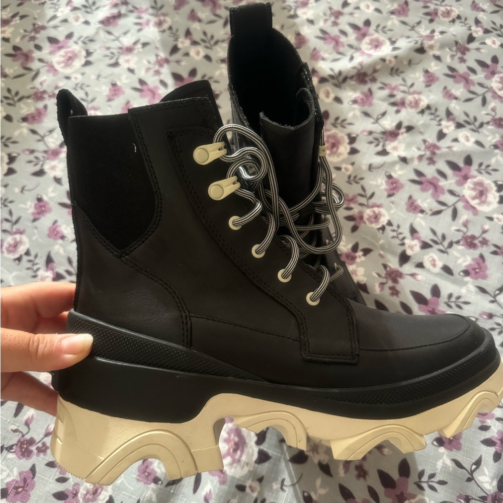 Women’s 6.5 sorel waterproof boots